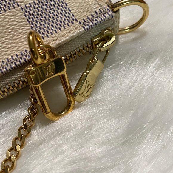 Authentic Louis Vuitton Mini Pochette Accessoires - Picture 5 of 8